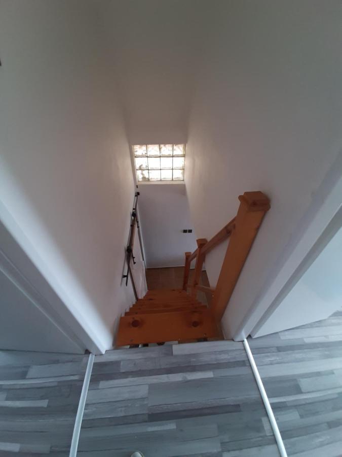 Grapeline Guesthouse Chotin Esterno foto