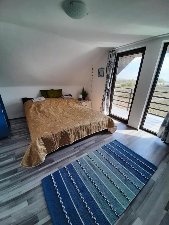 Grapeline Guesthouse Chotin Esterno foto